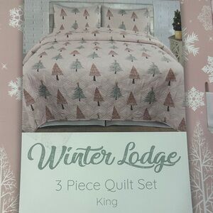 Pink Christmas comforter set. King. New